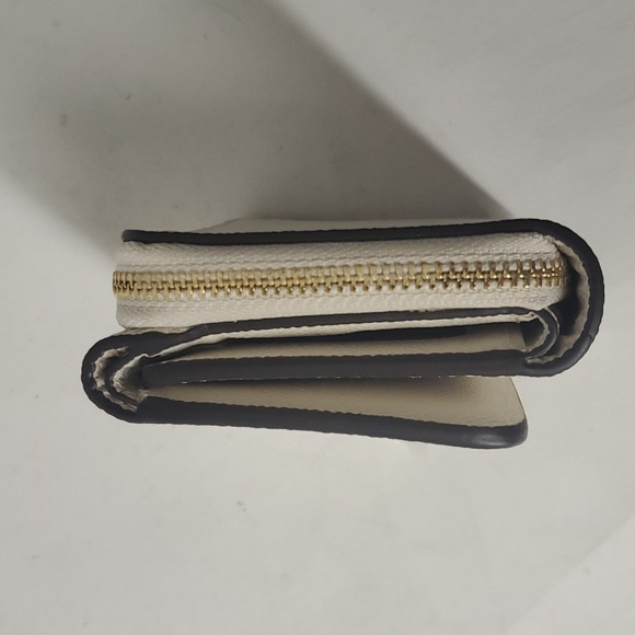 Coach 37968 Leather Small Trifold Wallet Gold/Chalk (Firm Price) - Picture 12 of 16